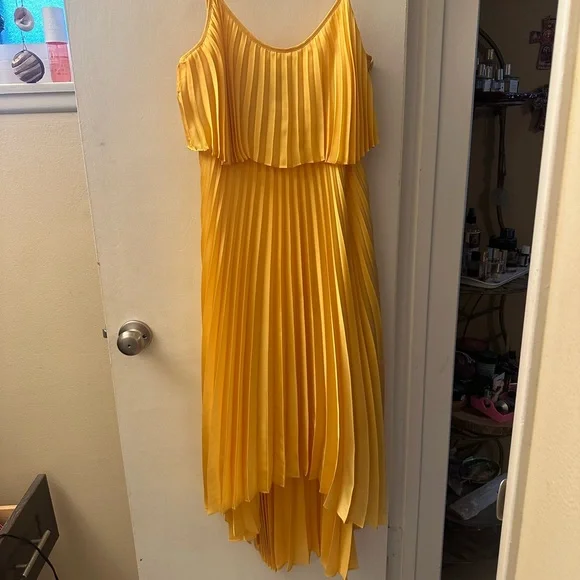 Laundry By Shelli Segal | Dresses | Gorgeous Golden Yellow Highlow Cocktail Dress  Laundry By Shelli Segal M | Poshmark